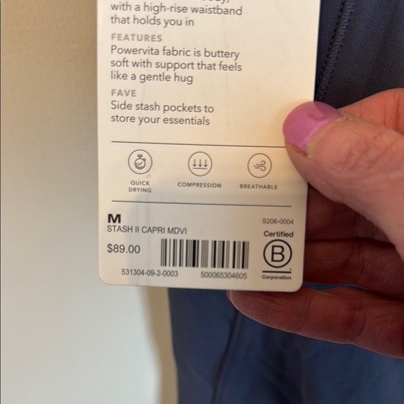 Athleta Salutation stash pocket II capri NWT - Picture 9 of 9